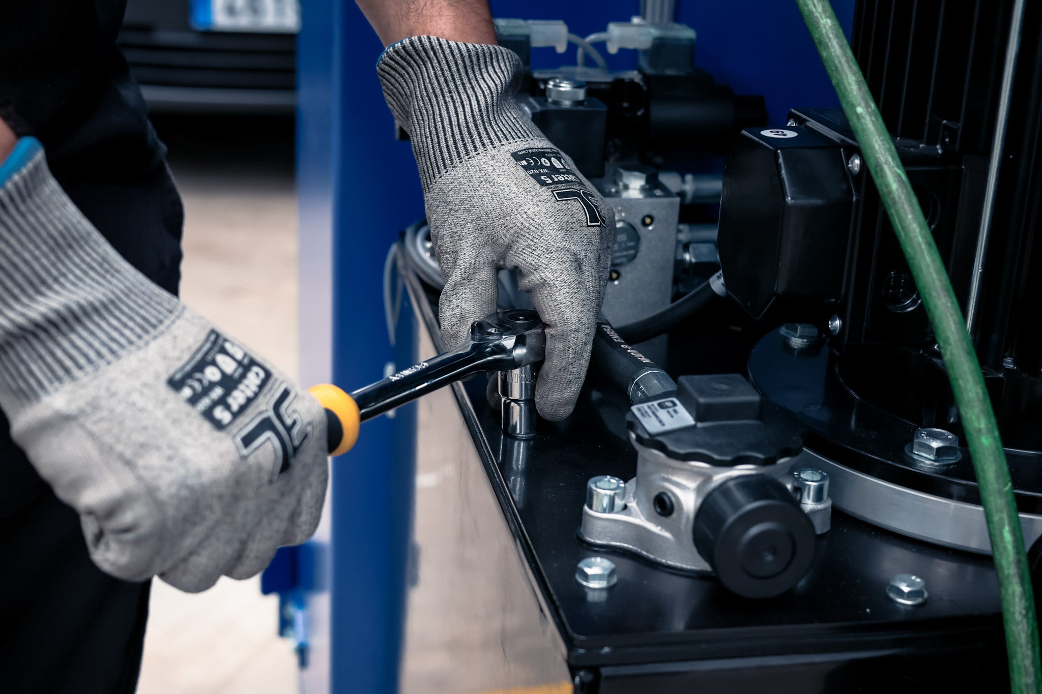 Puesta en Marcha sin Complicaciones
Nuestro equipo de técnicos propios especializados, se encarga del montaje y la configuración para que todo funcione a la perfección desde el primer instante.