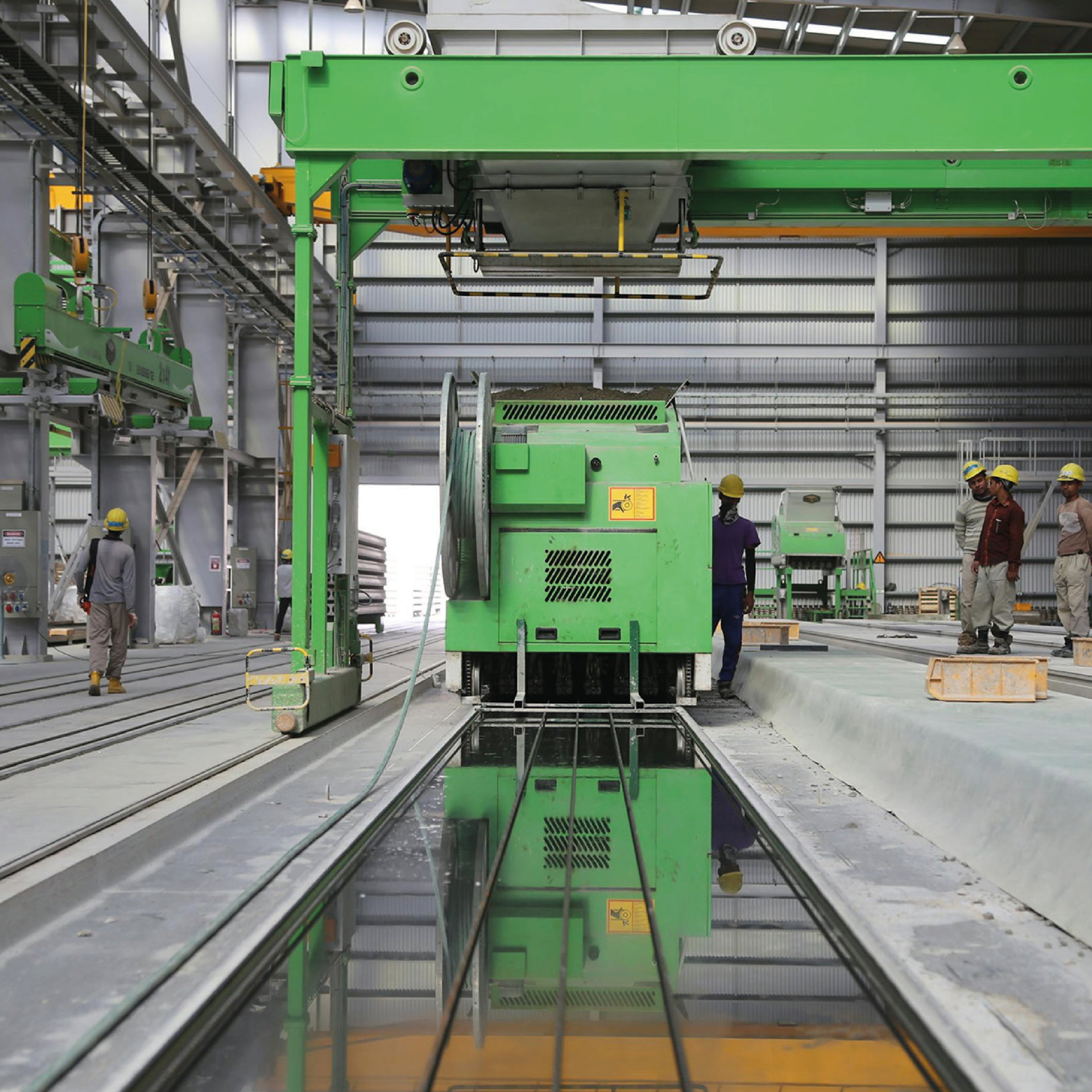 Ofrecemos soluciones integrales de limpieza y gestión de residuos para el sector industrial, con maquinaria de alto rendimiento, mantenimiento predictivo y atención técnica rápida.