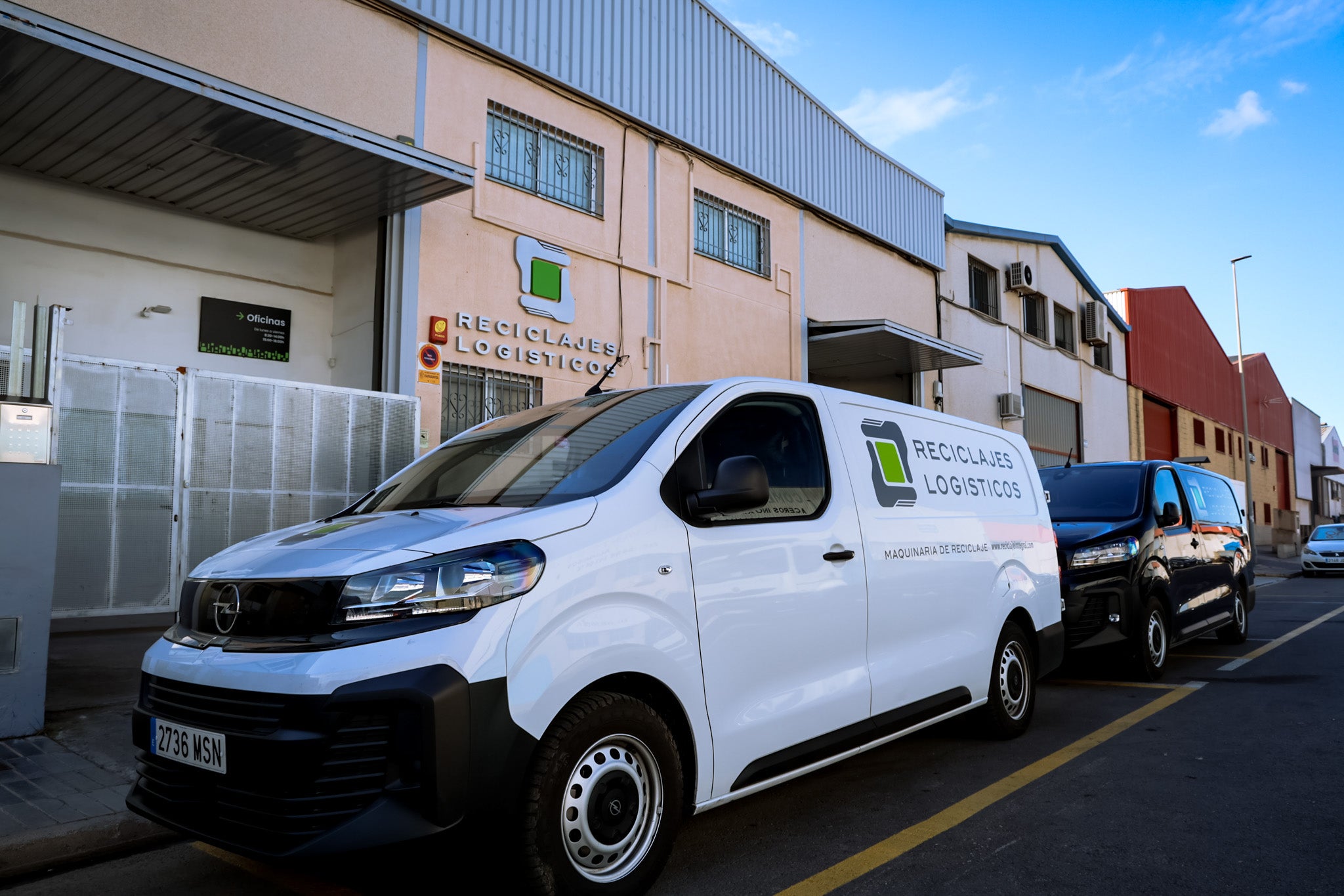 Servicios excepcionales: transporte, instalación, formación y mantenimiento predictivo y preventivo con garantía 5 años.